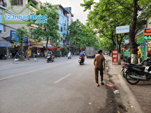 Bán Nhà Mặt Phố Dương Văn Bé 61m2, 4 Tầng. Oto Tránh, Vỉa Hè 19.5 Tỷ