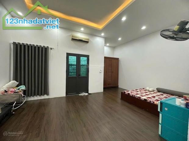Chính chủ bán nhà 3 tầng đường Cách Mạng Tháng 8 - vị trí đắc địa, thuận lợi kinh doanh - 3