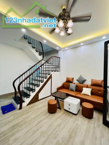 HÀNG BỘT NHÀ ĐẸP Ở NGAY, 32M 4T HƠN 6TỶ SỔ ĐẸP, ĐẦY ĐỦ CÔNG NĂNG.