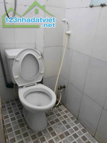 SÁT MẶT TIỀN  TRUNG TÂM Q4
DIỆN TÍCH SD 45 M2
CÓ 2 TỶ