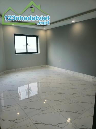 Nhà bán Lê Văn Quới- Gần Aeon Tân Phú- DT 114.6m2 (5x22m)- Oto ngủ trong nhà - 2