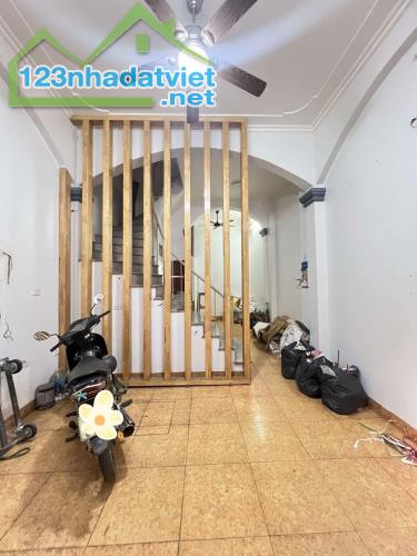 🔥CHÍNH CHỦ NAM DƯ CẦN BÁN GẤP NHÀ 5 TẦNG CHỈ 6.2 TỶ - VÀI NHÀ RA PHỐ - NGÕ BA GÁC ĐỖ CỬA
