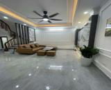 Bán nhà chính chủ Phố Khương Đình, 32.1m2, ngõ to rộng rãi, full nội thất, giá chỉ 7.8 tỷ