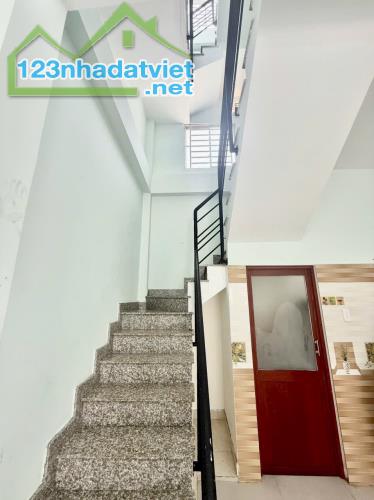 Bán nhà HXH p1 Quận GV. - DT 3m x 17m nở hậu 3m6,trệt 2 lầu - 2