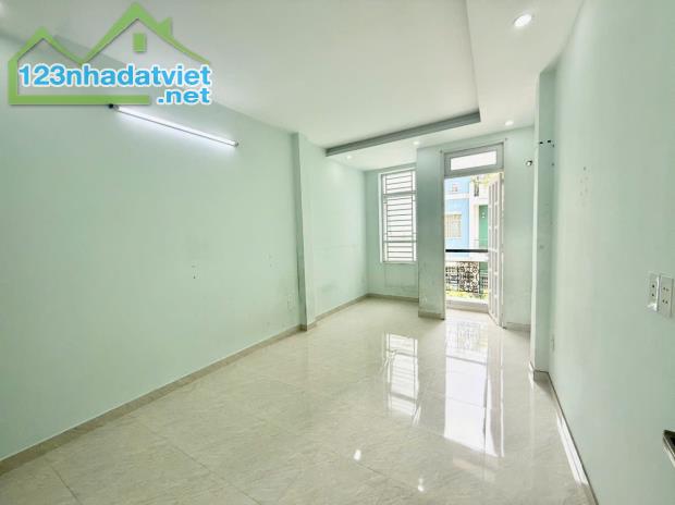 Bán nhà HXH p1 Quận GV. - DT 3m x 17m nở hậu 3m6,trệt 2 lầu - 4