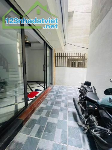 Bán nhà phố Võ Thị Sáu , dt 33M * 5T thang máy , nhiều tiện ích giá chỉ 7.95 tỷ SĐCC