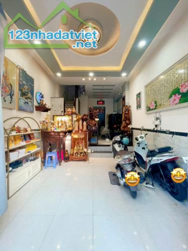 BÁN NHÀ ĐẸP 4 TẤM BTCT- KHU DÂN CƯ HIỆN HỮU- KO LO QUY HOẠCH - 1