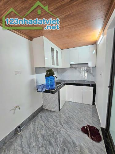 Trung tâm Cổ Nhuế- nhà mới- ở ngay- 33m- 2,9 tỷ - 1