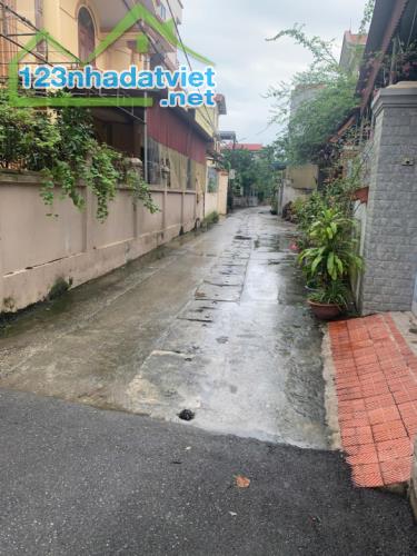 Bán đất 45m tại Đồng Mai-Hà Đông ( đất trong đê ),vài bước chân ra đường ô tô tránh,nhà v