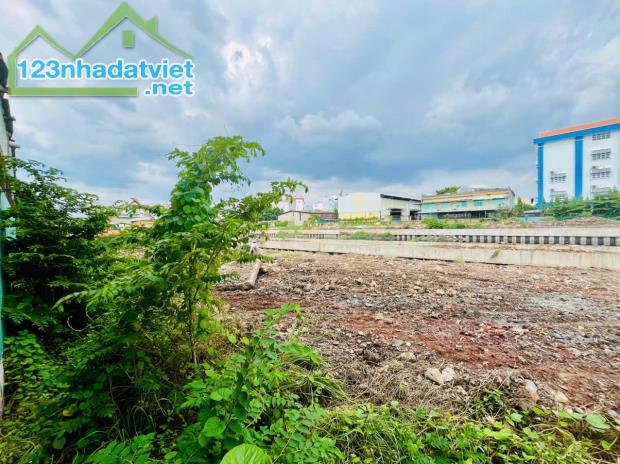 Bán khu đất vàng 3.551m2 hai mặt tiền cực hiếm còn sót lại tại