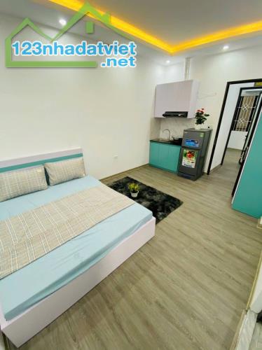 Bán nhà LÔ GÓC 2 THOÁNG Văn Hương, Đống Đa, 50m2, dòng tiền thuê 40tr/tháng, 12 tỷ