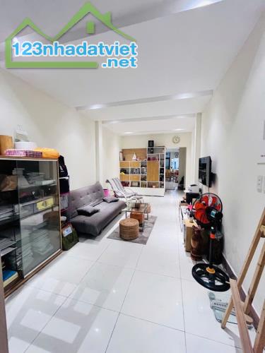 CỰC HIẾM!! Mặt tiền Bùi Minh Trực vào ở ngay DT 74m2 4 tầng đúc tặng full NT chỉ hơn 9ty