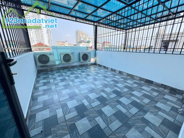 CHÍNH CHỦ CẦN BÁN NHÀ MẶT ĐƯỜNG QUANG TRUNG- 5 TẦNG ĐẸP-Ô TÔ CÁCH 10M - Ở NGAY!