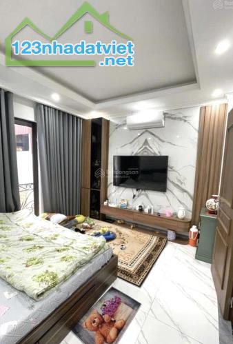 CẦN BÁN GẤP NHÀ 5 TẦNG CẦU GIẤY, NGÕ ĐẸP, Ở NGAY