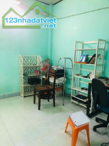 Chỉ 86 tr/m2, 80m2,Ngang lớn 5mx17m, bán nhà Gò Vấp hẻm xe tải, ngay Emart, 1 đời chủ - 3
