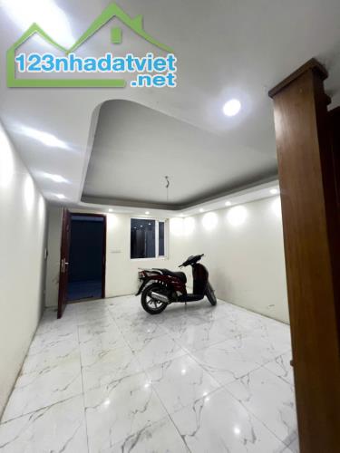 Bán nhà Phân lô đẹp, Ô tô đỗ cửa ở Đông Ngạc - Bắc Từ Liêm, 45m2 7,9 Tỷ