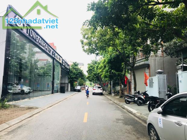 Đất đẹp hiếm kinh doanh tốt mặt phố Nguyễn Văn Hưởng DT 50m2 . Giá 13 tỷ - 2