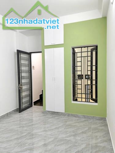 Nhà mới 3 tầng hẻm thông sát đường Trần Hưng Đạo P1Q5. 5.98 tỷ - 3
