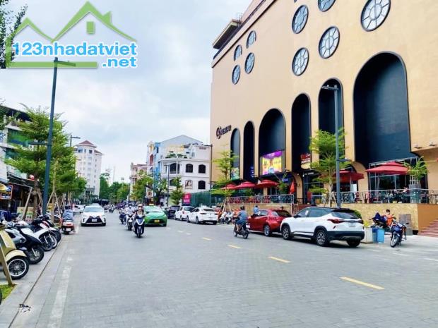 Căn góc 2 mặt tiền Cho ngân hàng Huế đường Hai Bà Trưng