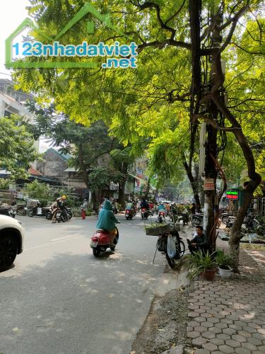 Cho thuê gấp giá rẻ Trương Định 100m, 1 sàn, mặt tiền 5m, 12 tr/th Hoàng Mai.