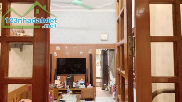 Bán nhà Xuân Đỉnh ngõ thông 32m 5 tầng 9,6 tỷ