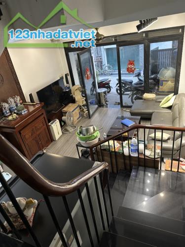 Bán nhà đẹp Gia Quất- Oto tải -Ngõ Nông 40m2 5 tầng 7,5 tỷ (Thương lượng) - 1