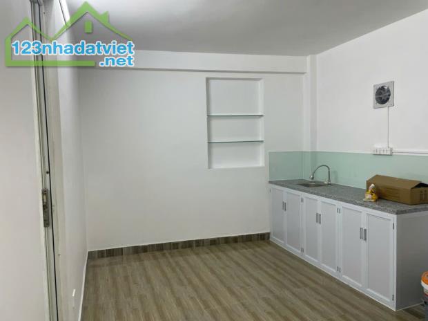 CCMN 2PN Ngõ Bạch Mai- Hai Bà Trưng. Khu BKX, 50m2, 6tr - 1