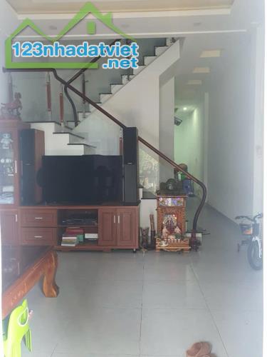 Cần Bán Gấp Nhà 3 tầng giá tốt KQH Trần Anh Tông, Đà Lạt 72m2 giá chỉ 6.5 tỷ