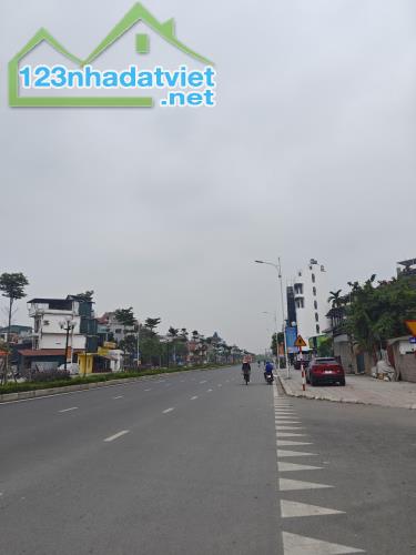 RẺ NHẤT KHU VỰC  - BÁN ĐẤT NGỌC THUỴ LONG BIÊN - Ô TÔ 7 CHỖ NGỦ TRONG ĐẤT - MT 6M - 133TR/