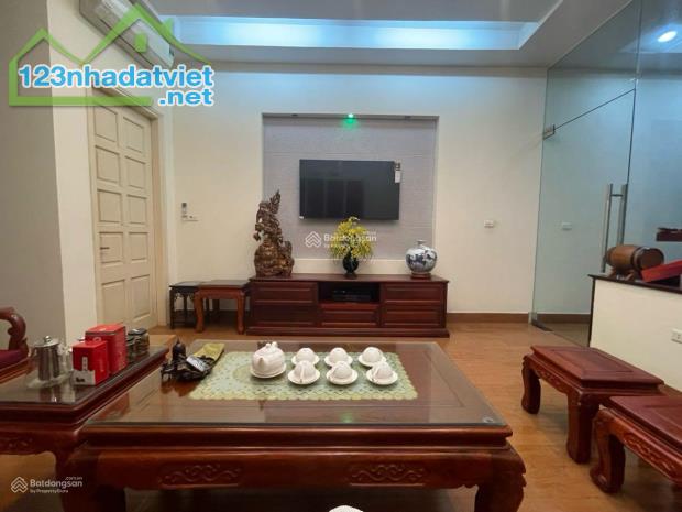 Nhà lô góc phố 19/5,  5 tầng, 7 tỷ, 1 phút đi bộ tới hồ Văn Quán - 2