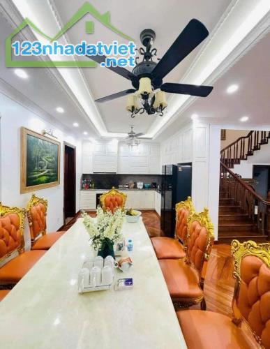 BÁN NHÀ PHÂN LÔ TRUNG HOÀ CẦU GIẤY, ÔTÔ TRÁNH, VỈA HÈ RỘNG, KINH DOANH, 105M2 CHỈ 27 TỶ 9 - 2