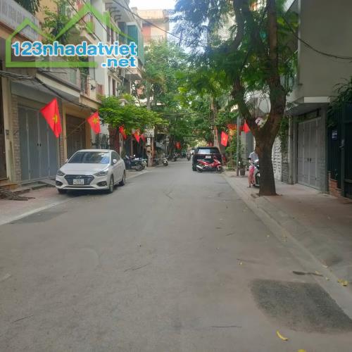 BÁN NHÀ PHÂN LÔ TRUNG HOÀ CẦU GIẤY, ÔTÔ TRÁNH, VỈA HÈ RỘNG, KINH DOANH, 105M2 CHỈ 27 TỶ 9 - 4