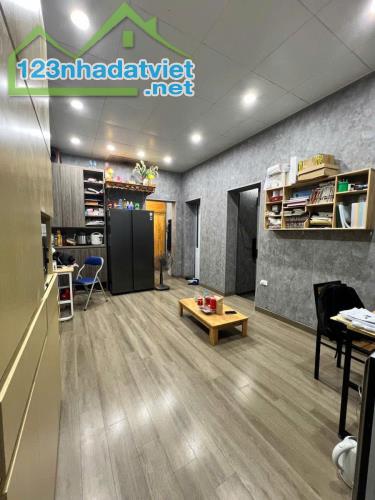 Tập Thể Dệt Kim Đông Xuân Thọ Lão -  Đồng Nhân - Hai Bà Trưng - 3
