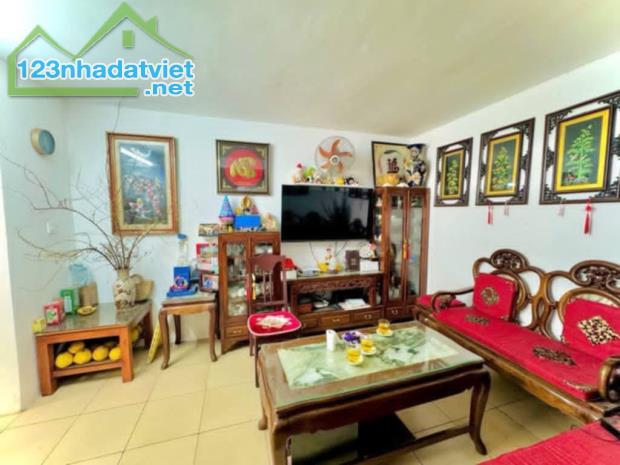 CHÍNH CHỦ CẦN BÁN GẤP NHÀ MẶT PHỐ ĐẶNG TẤT PHỐ VIP BA ĐÌNH GIÁP RANH TÂY HỒ KD VỈA HÈ Ô TÔ