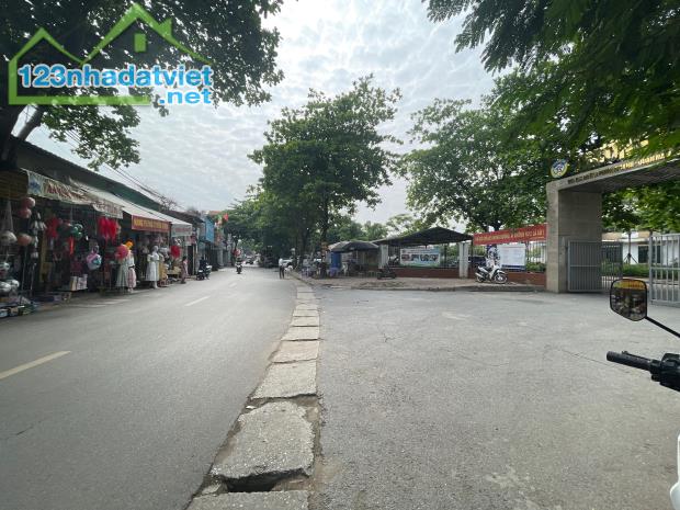 Bán đất Mặt phố Phương Canh, Mặt tiền rộng, vuông như Phân lô. Gara - Kinh doanh miễn chê.
