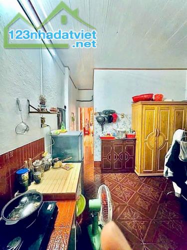 Nhà sổ riêng 2.15 tỷ/105 m2 gần chợ Hóa An - 2