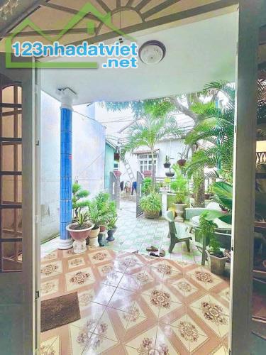 Nhà sổ riêng 2.15 tỷ/105 m2 gần chợ Hóa An - 4