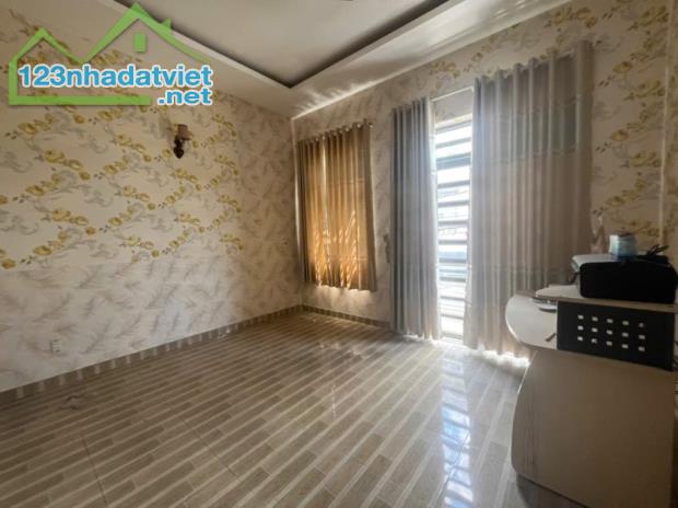 Bán nhà 1 Trệt 1 Lầu Dĩ An,đường xe hơi 6m,gần ngã tư Chiêu Liêu - 1