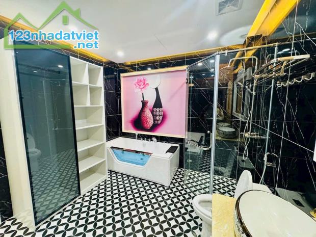 BÁN NHÀ THẠCH BÀN 76,5M THANG MÁY GARA Ô TÔ KINH DOANH