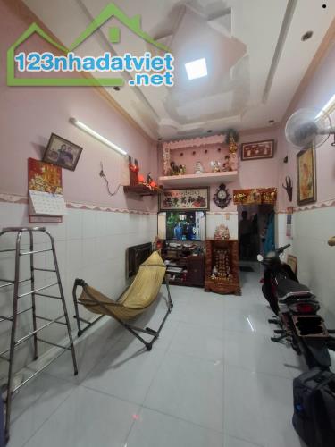 Bán gấp nhà đẹp ở ngay Cao Xuân Dục, hẻm thông tựu tung, 47m2, SHR, chỉ 4.8 tỷ. - 1