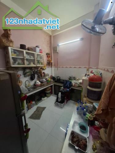 Bán gấp nhà đẹp ở ngay Cao Xuân Dục, hẻm thông tựu tung, 47m2, SHR, chỉ 4.8 tỷ. - 2