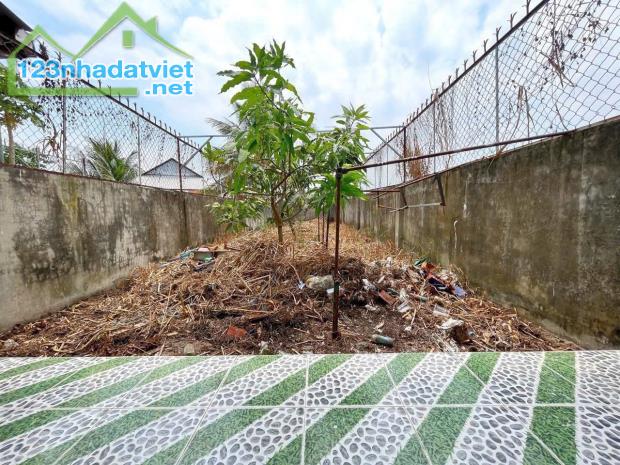 BÁN NHÀ CẤP 4 ấp BÌNH HỮU , ĐỨC HÒA THƯỢNG , 5X43=218m2 giá 1 tỷ 700.