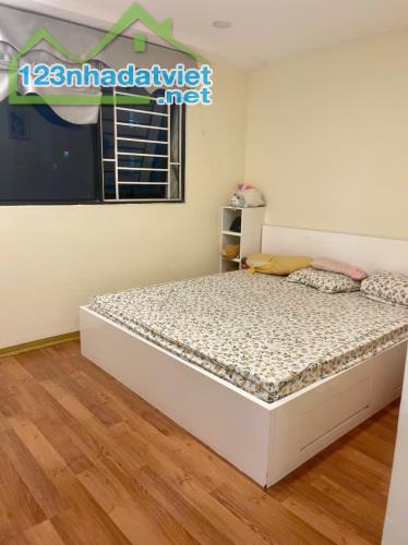 Bán căn tầng trung tòa Vinaconex C Nguyễn Xiển, nhà đẹp, full Nt, 72m, 2 ngủ, sdcc, 4.85 t - 3