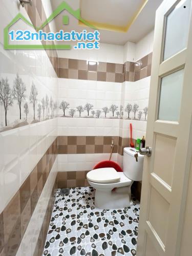 Bán gấp nhà đẹp ở ngay Lưu Hữu Phước, sát mặt tiền, 43m2, full nội thất, SHR, nhỉnh 4 tỷ. - 2