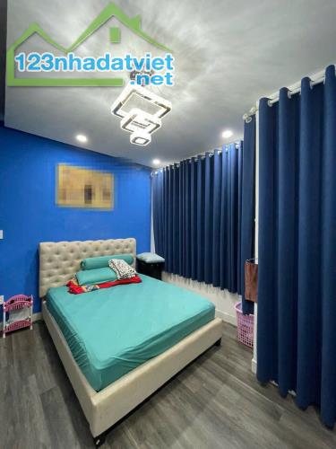 Bán nhà Mặt Tiền KDC Lê Bôi , phường 7, Q8 ,
4 lầu , 4pn chỉ 5,95 tỷ - 2