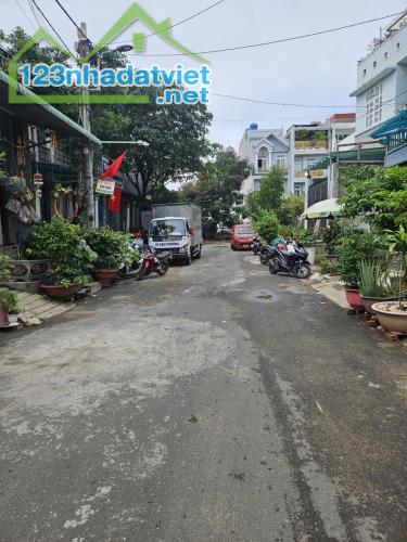 Bán nhà Mặt Tiền KDC Lê Bôi , phường 7, Q8 ,
4 lầu , 4pn chỉ 5,95 tỷ - 4