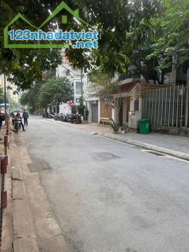 Bán nhà BT phố Trần Kim Xuyên, KĐT Yên Hòa DT159mx4TxMT10m giá 66 tỷ KD sầm uất - 3