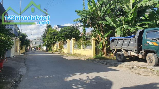 Bán lô góc mặt đường Cát Linh, Tràng Cát 111m2 giá chỉ 40tr/m2