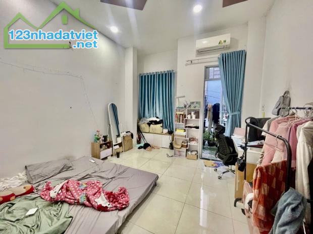 Ngộp Lạc Long Quân - Chợ Tân Bình - 40m2 - HXH 4m - 4 tầng BTCT - 3