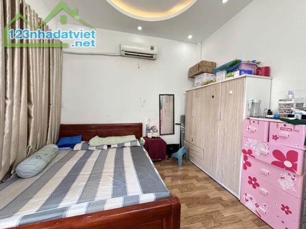 Ngộp Lạc Long Quân - Chợ Tân Bình - 40m2 - HXH 4m - 4 tầng BTCT - 4